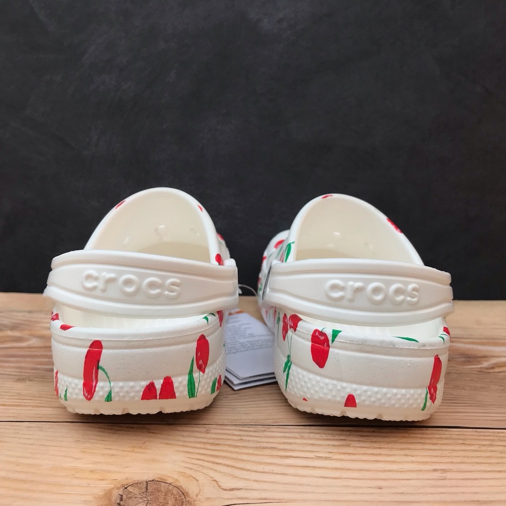 Crocs Baya Graphic Clog - Picture 10 of 16